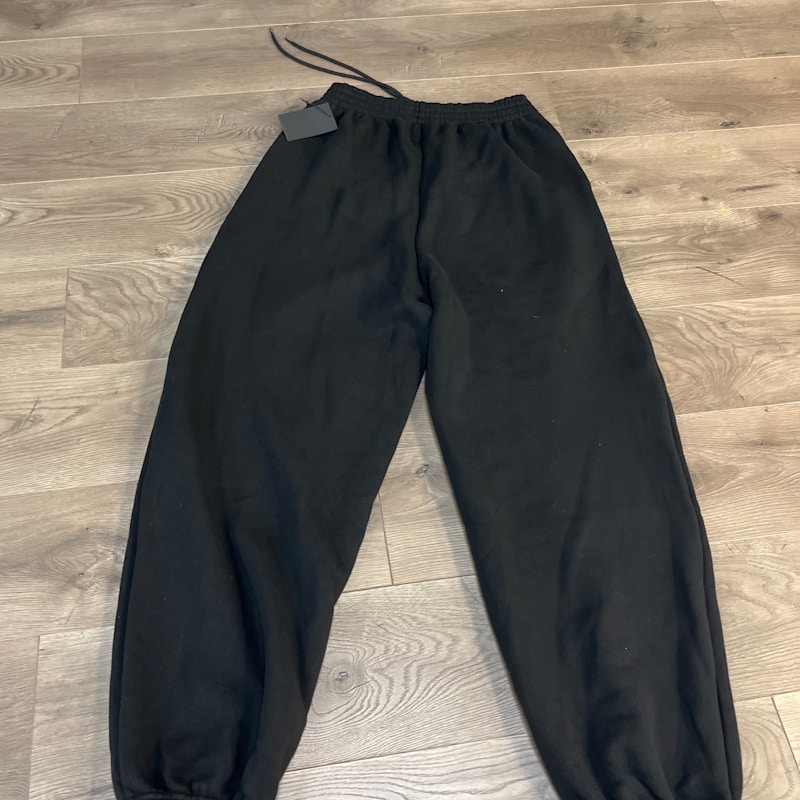 Raspberry Sweatpants Black