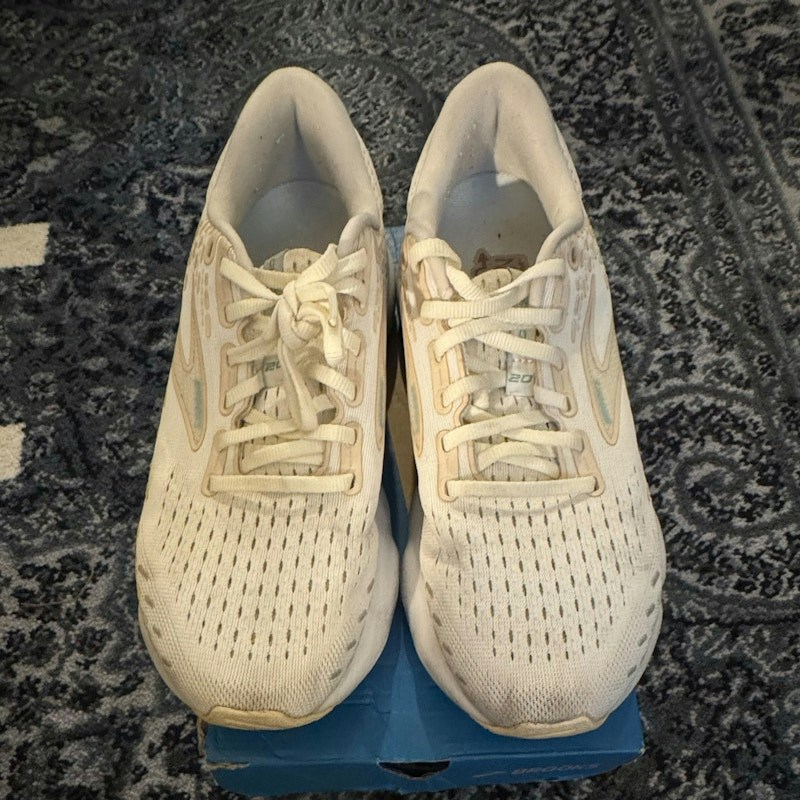 Brooks Glycerin 20 Coconut Milk Aquifer