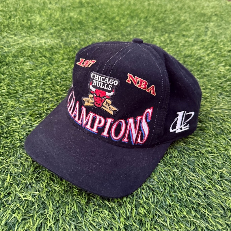 Chicago Bulls 1997 Champions Logo Seven Snapback Hat