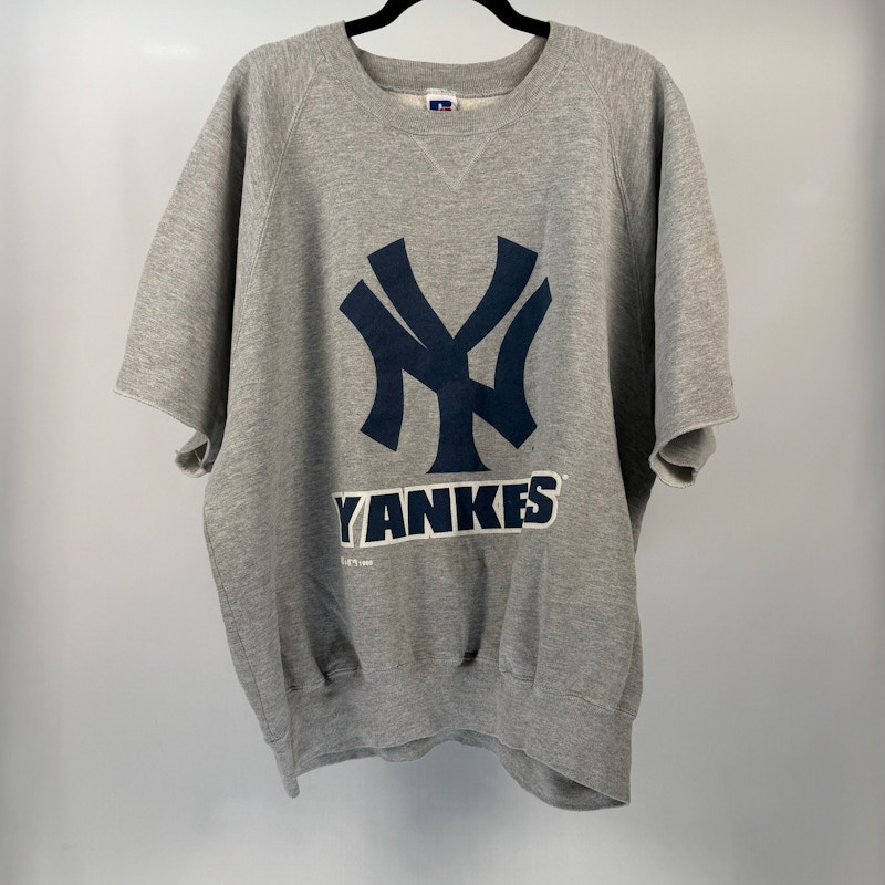 Russell Athletic New York Yankees Short Sleeve Sweatshirt Grey