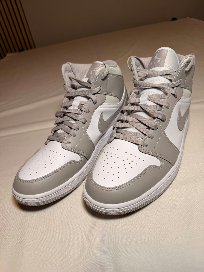 Jordan 1 Mid College Grey