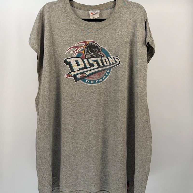 Nike Detroit Pistons Sleeveless T-Shirt Grey
