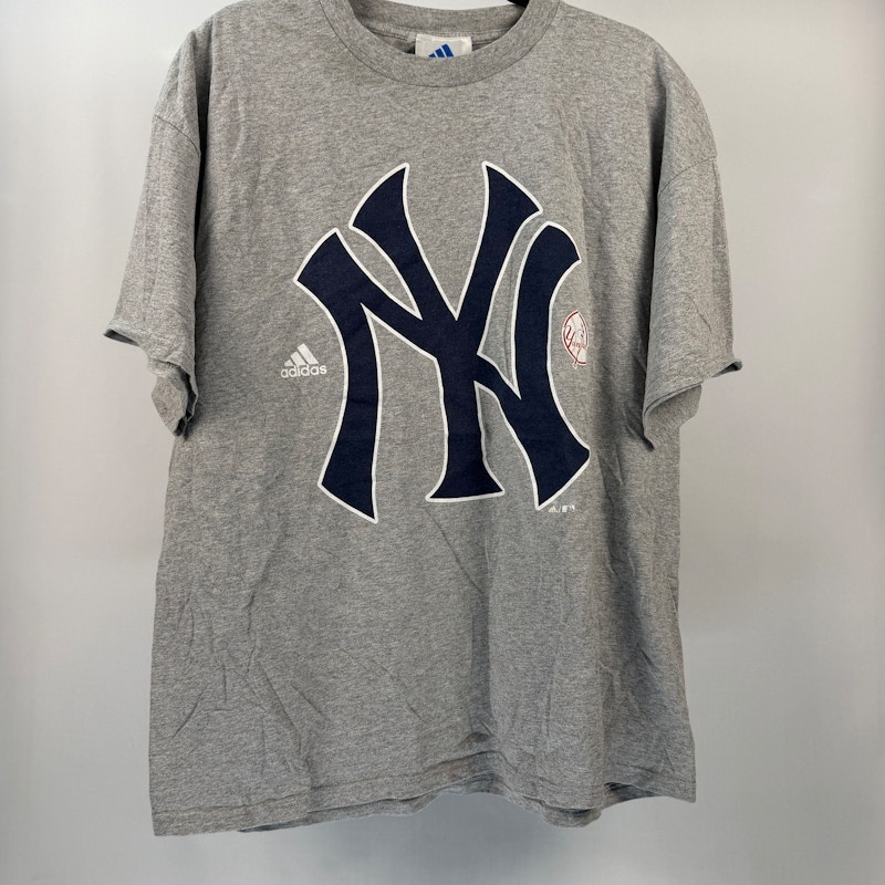 Adidas New York Yankees T-Shirt Grey