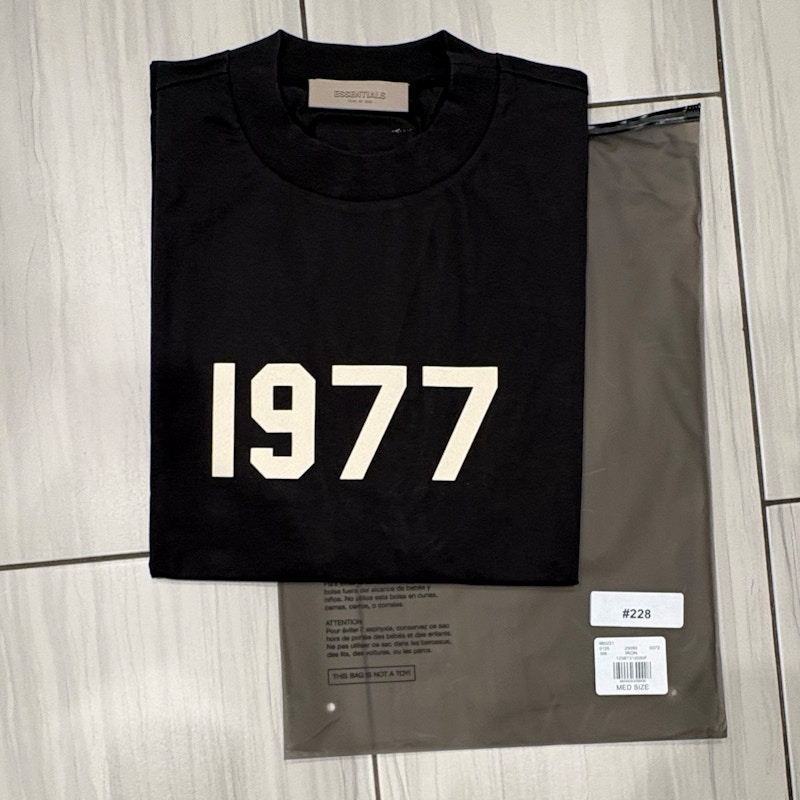 Fear of God Essentials 1977 T-Shirt Black Iron