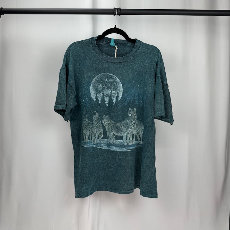 The Mountain 90s Wolves Graphic T-Shirt