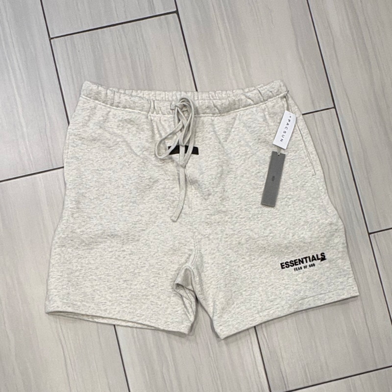 Fear of God Essentials Sweatshorts Light Oatmeal