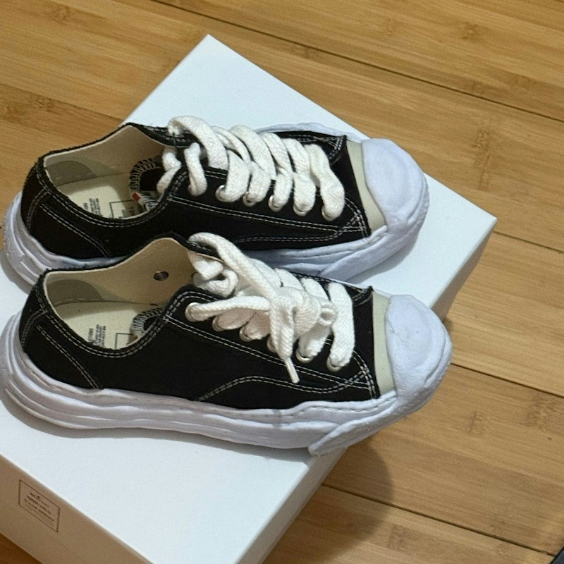 Maison Mihara Yasuhiro Peterson Low Black White