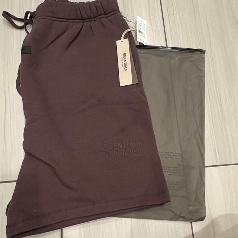 Fear of God Essentials Sweatshorts Plum