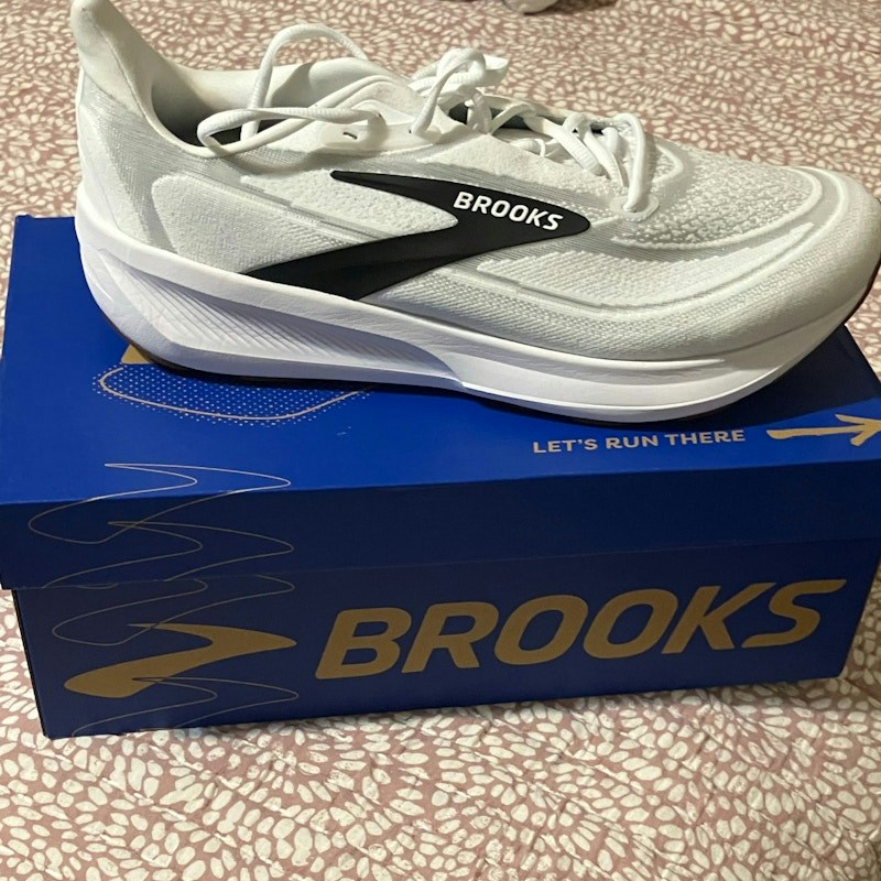 Brooks Revel 9 White Grey Black