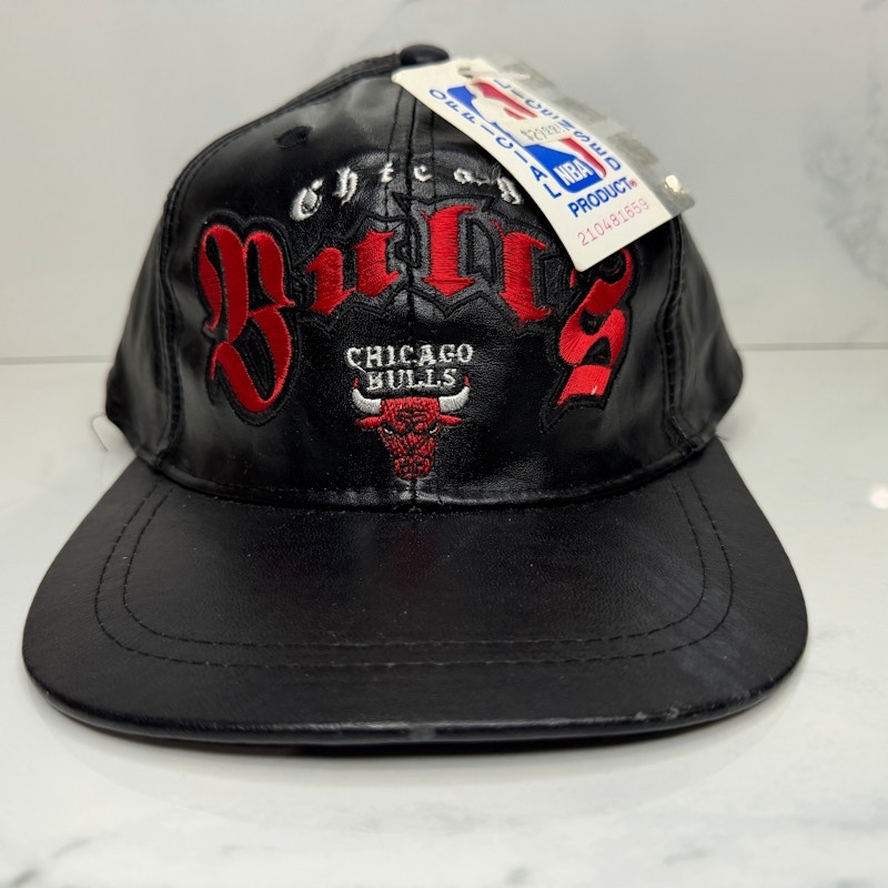 Drew Pearson Chicago Bulls Leather Hat Black Red