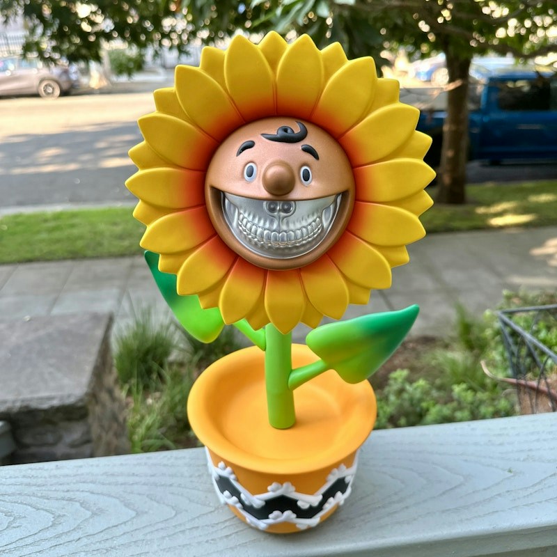 Charlie Grin Sunflower Made By Monsters Collectible Figurine