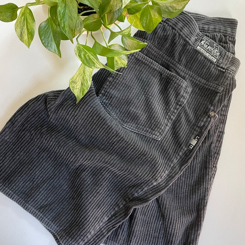 90s LA Gate Baggy Corduroy Shorts Grey