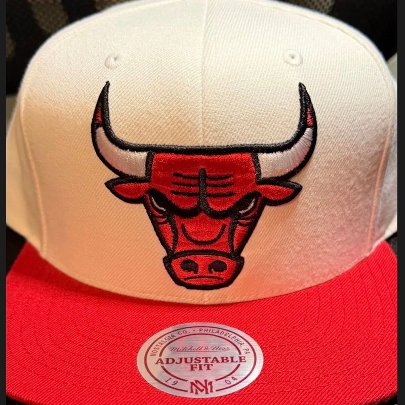 Mitchell & Ness Chicago Bulls Snapback Hat White Red