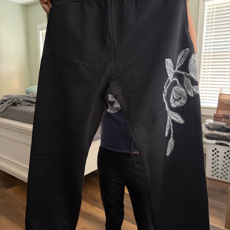 Emotionally Unavailable Sweatpants Black