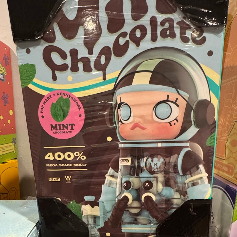 Pop Mart Kennyswork Mega Space Molly 400% Mint Chocolate