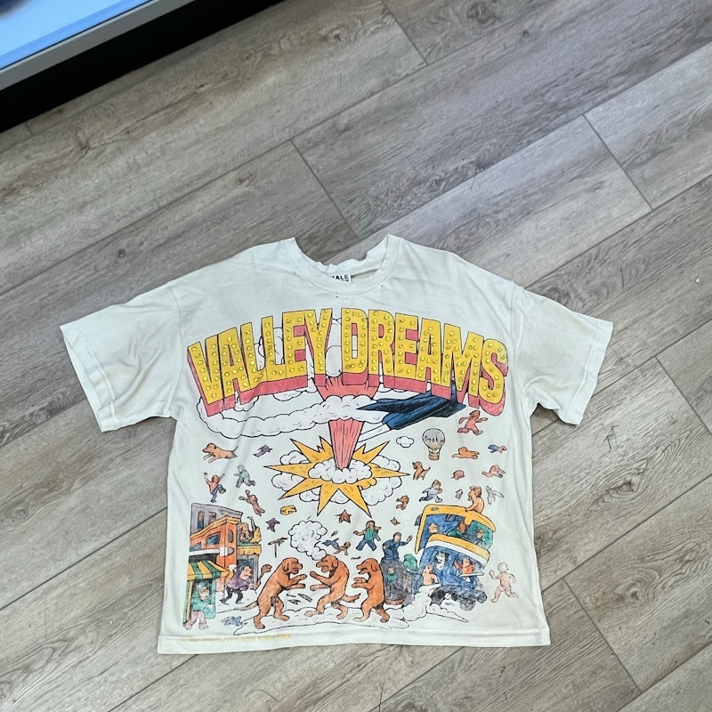 Vale Valley Dreams Graphic T-Shirt Cream