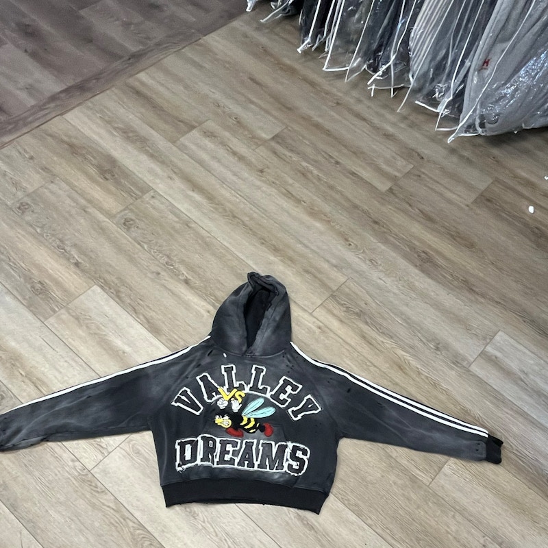 Valley Dreams Bee Hoodie Black