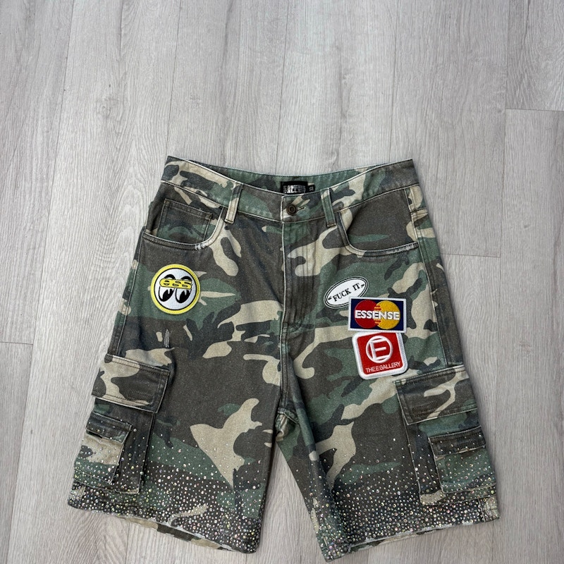 Essense Gallery Camouflage Cargo Shorts Green