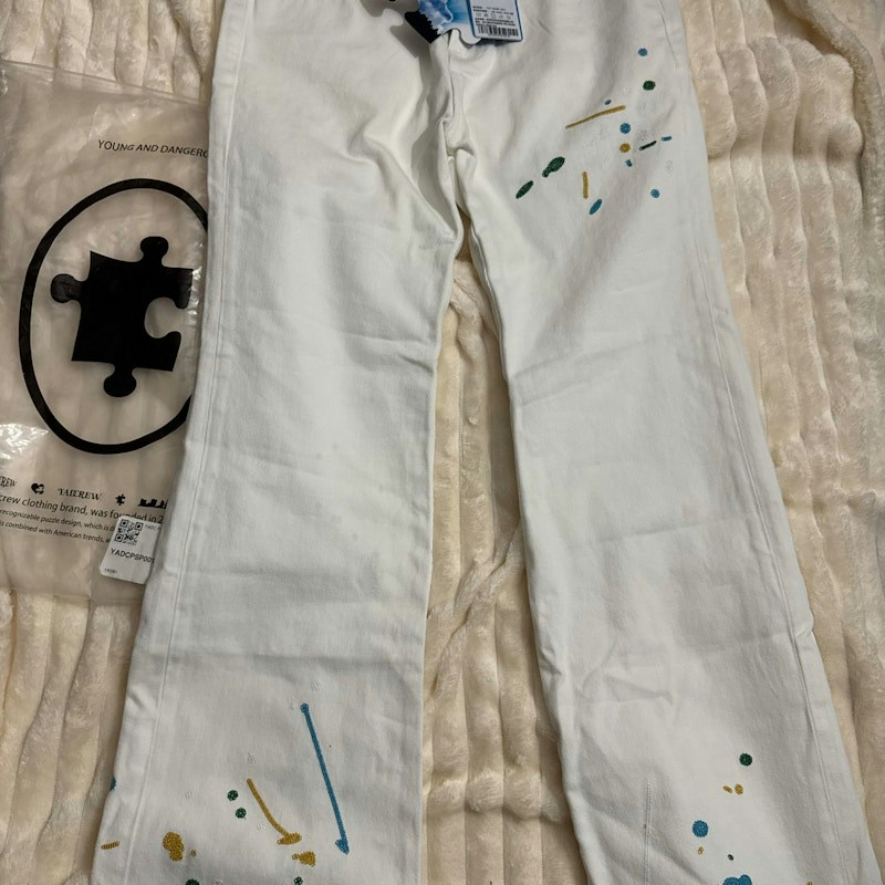 YADCREW Embroidered Paint Splatter White Denim Jeans