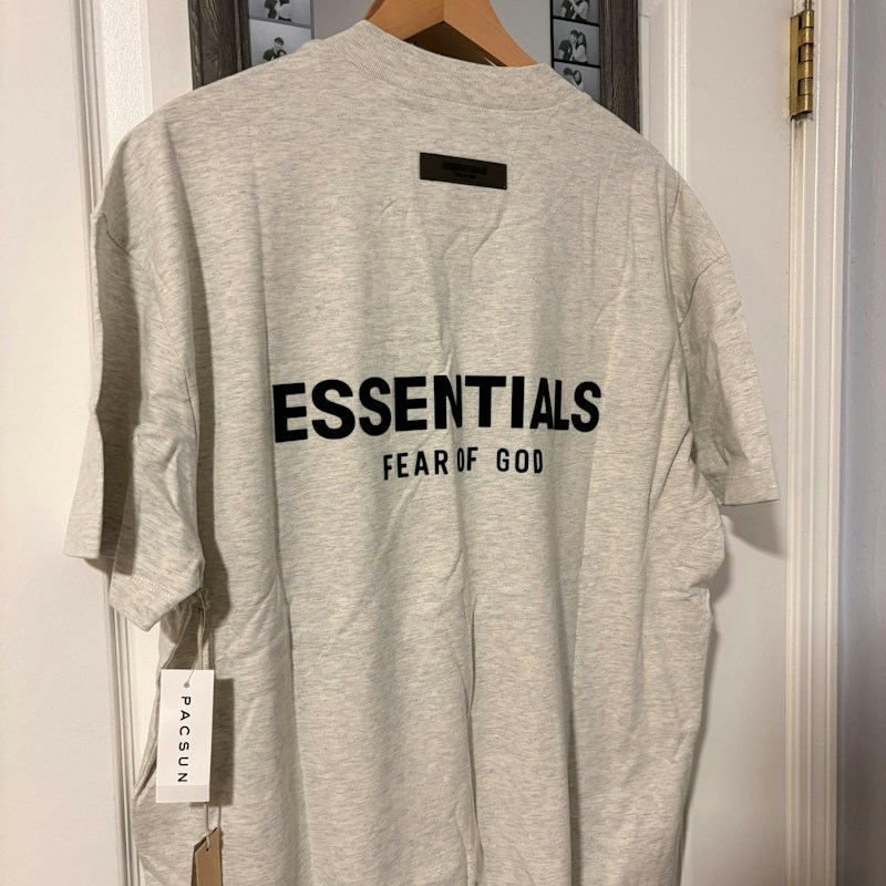 Fear of God Essentials T-Shirt Oat Light With Velvet