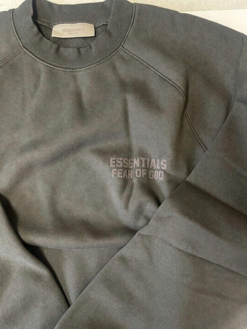 Fear of God Essentials Raglan Crewneck Off Black