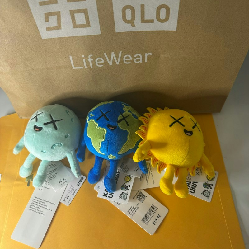 KAWS x UNIQLO Universe Charm Set