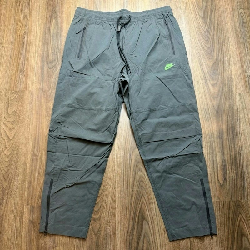 Nike Standard Fit Taper Leg Regular Length Pants Dark Gray