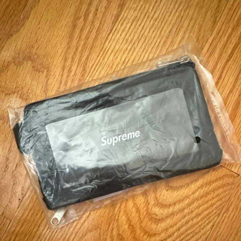 Supreme Mobile Pouch (FW16) Black