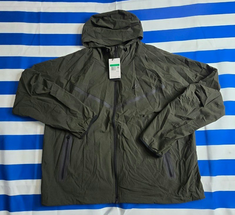 Nike Tech Woven Jacket Windbreaker Olive/Black