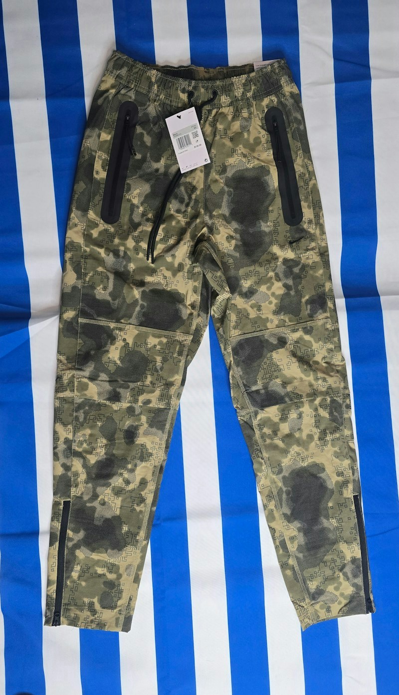 Nike Tech Men's Dri-FIT Woven Tapered Pants Camo