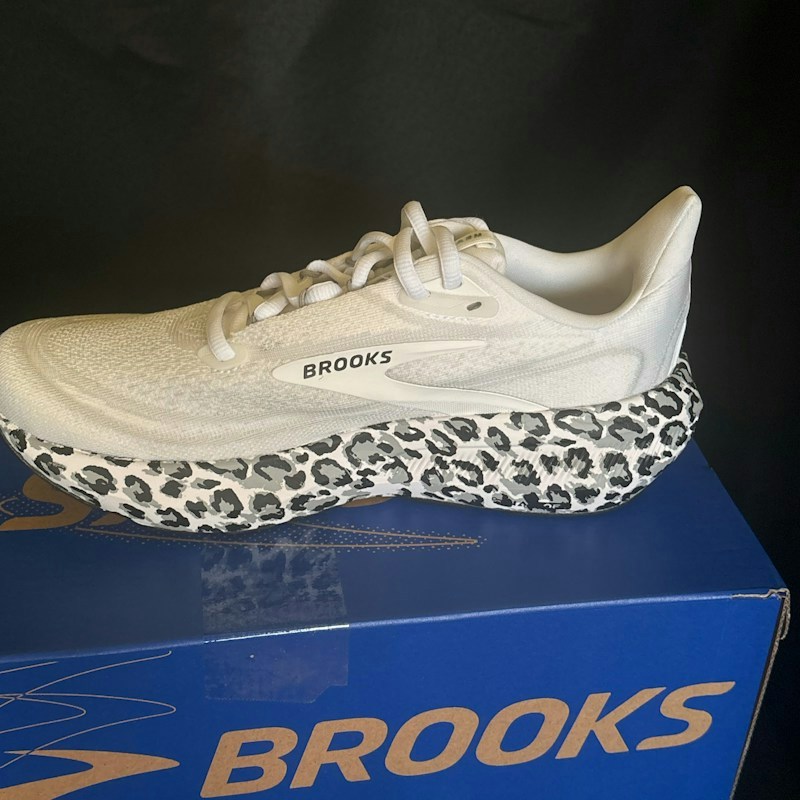 Brooks Revel 9 White Ultimate Grey Black Leopard (Women's)