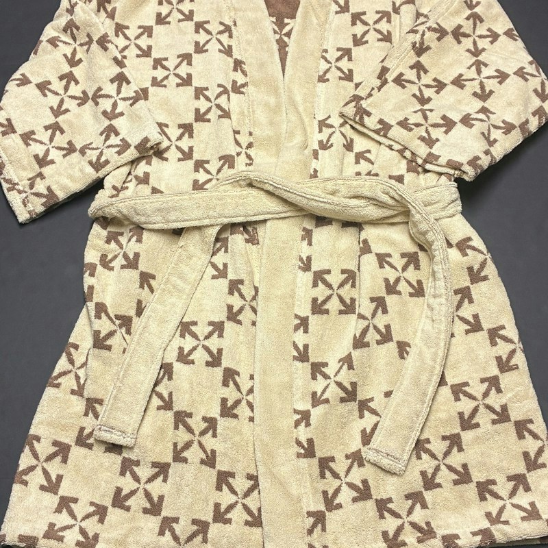 Off-White Arrow Pattern Bathrobe Beige/Brown