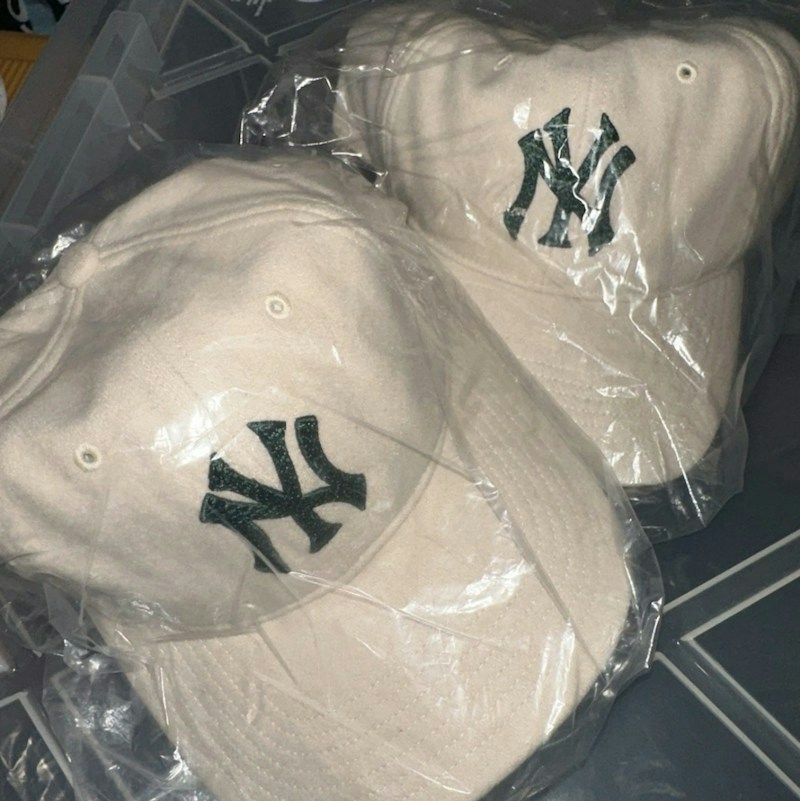 Kith New York Yankees Stem Stitch Franchise LS Cap