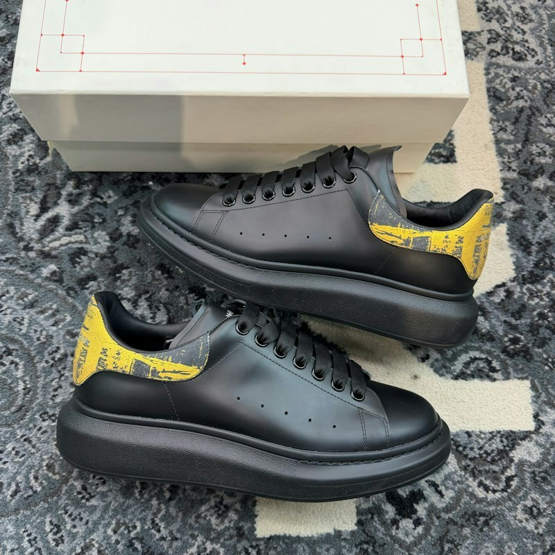 Alexander McQueen Oversized Sneaker Black Gold