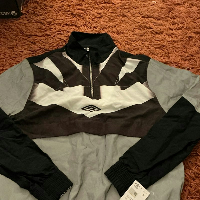 Umbro Reflective Half Zip Jacket Black Silver