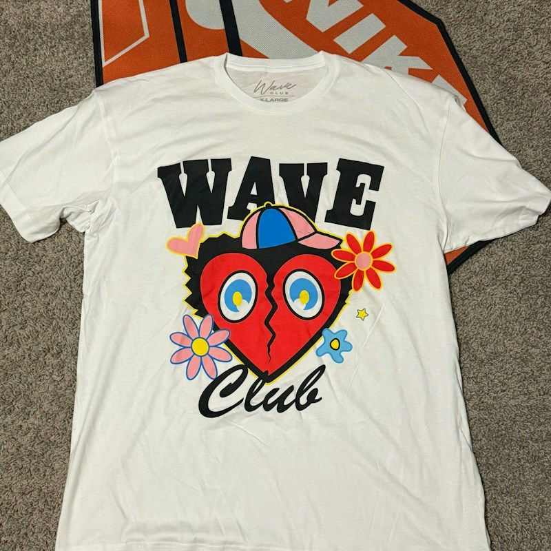 Wave Club Heart Graphic T-Shirt White