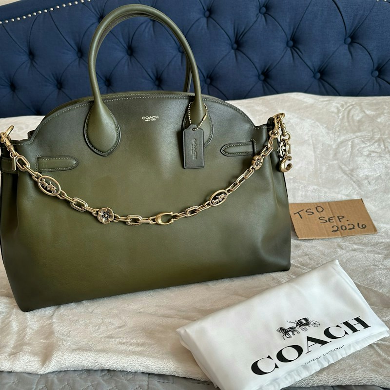 Coach Empire Carryall 40 in Olive