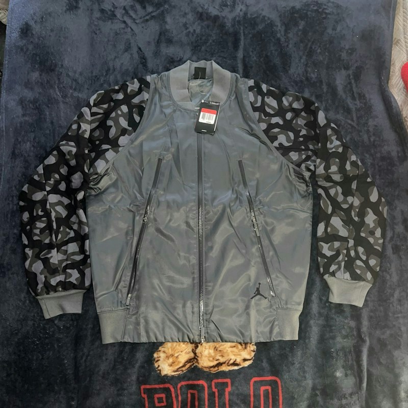 Chaqueta Jordan Bomber Gris