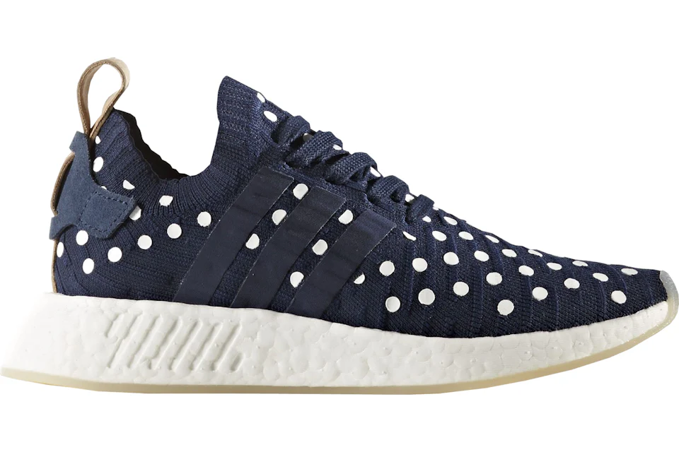 Adidas nmd r2 women's black and white best sale