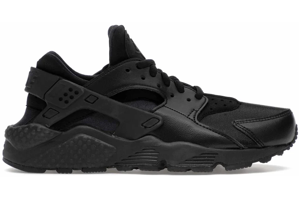 Nike air huarache triple black size 8 Clearance