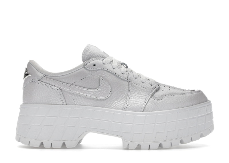 大人気 NIKE Air Jordan 1 BROOKLYN LOW White Jordan 1 Brooklyn Low White Metallic Silver (Women's) - HF3184-100