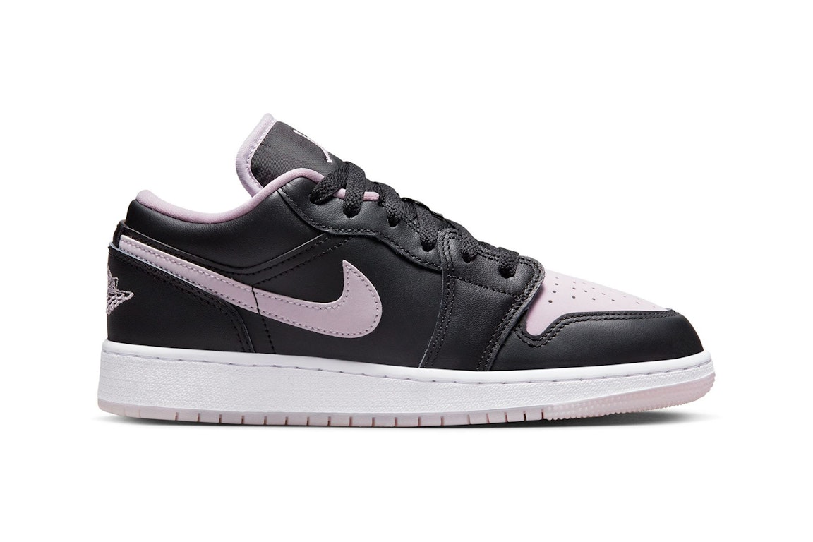 Pre-owned Jordan 1 Low Se Black Iced Lilac (gs) In Black/white/iced Lilac