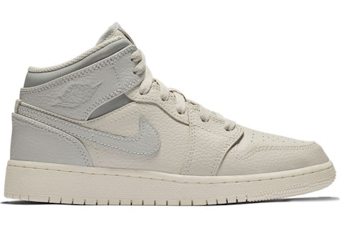 Jordan 1 Mid Light Bone Wolf Grey (GS) - 554725-053 - US Jordan 1 Mid Light Bone Wolf Grey (GS) - 554725-053 - US