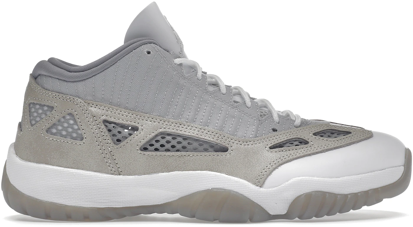 Nike Air Jordan 11 Retro Low Infrared 23 | Size 10, Sneaker in Black/White