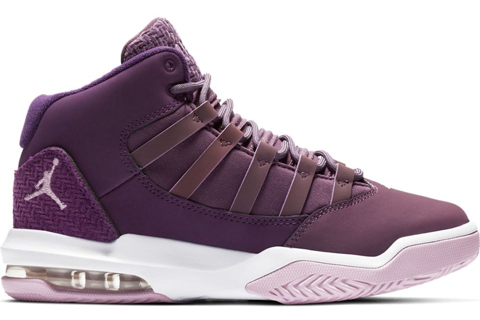 Pink jordan max aura Clearance