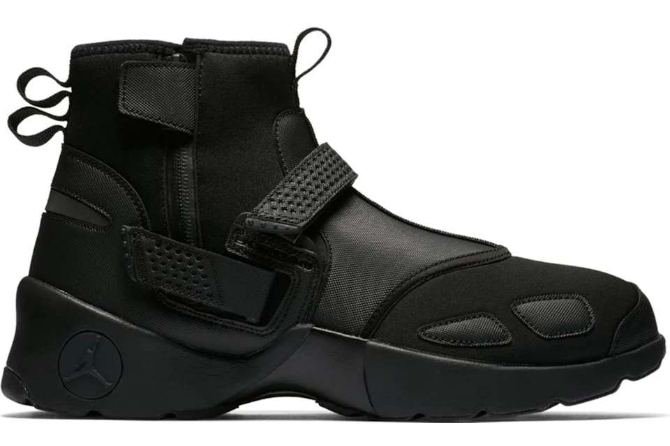 Jordan Trunner LX High Triple Black
