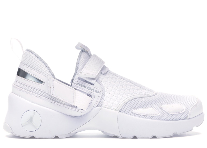 White hot sale jordan trunner