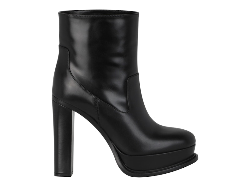 Pre-owned Alexander Mcqueen Leather Ankle Boots (women's) Sneakers In Black