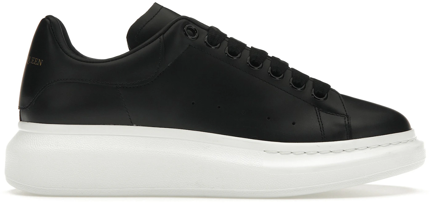 Alexander McQueen Sneaker with wide rubber sole white / black
