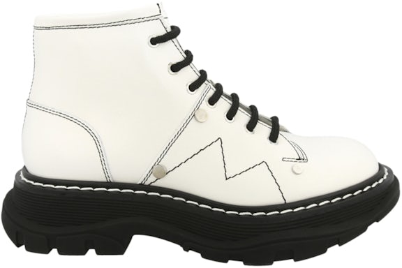 Alexander McQueen Tread Slick Lace Up Boot Ivory Negro (de mujer)
